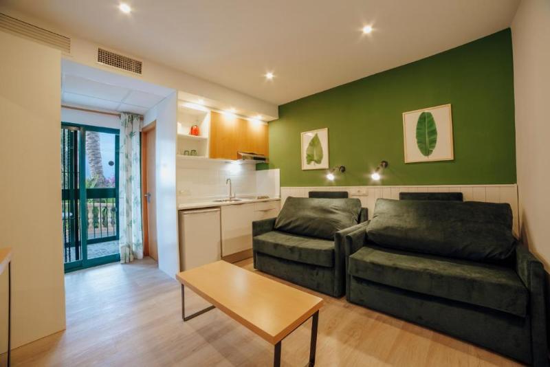 スタンダードスタジオ, Apartamentos Palm Court