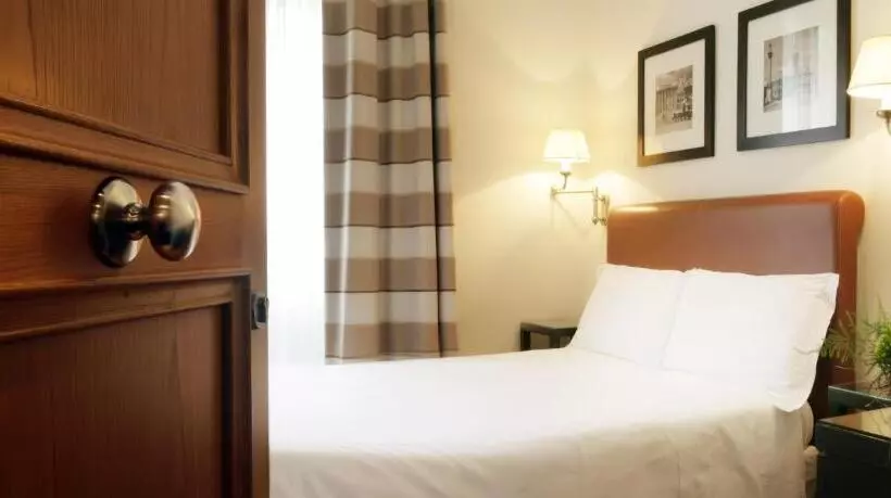 اتاق سوپریور یک تخته, Albergo Santa Chiara