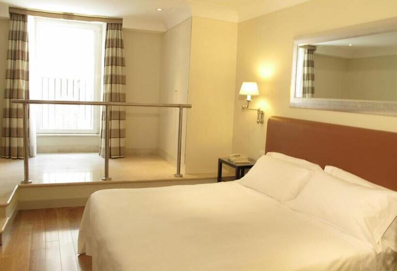 اتاق استاندارد چهار تخته, Albergo Santa Chiara