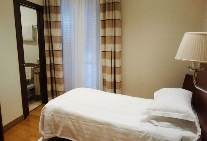 اتاق استاندارد یک نفره, Albergo Santa Chiara