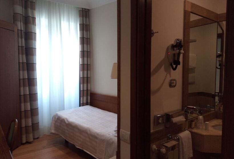 اتاق استاندارد یک نفره, Albergo Santa Chiara