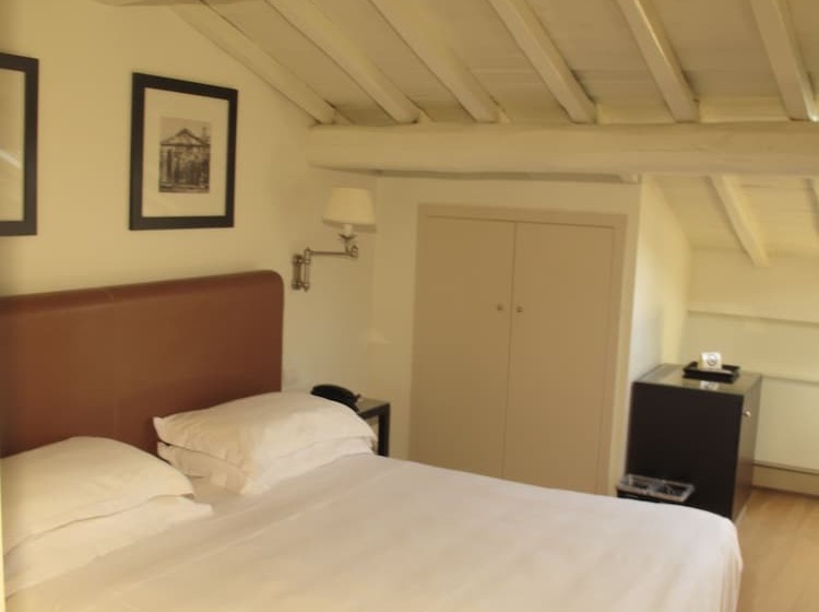 اتاق استاندارد, Albergo Santa Chiara