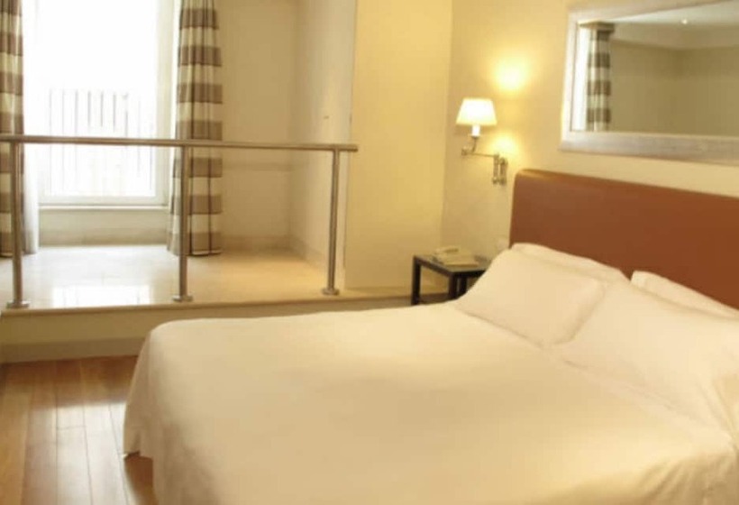 اتاق استاندارد چهار تخته, Albergo Santa Chiara