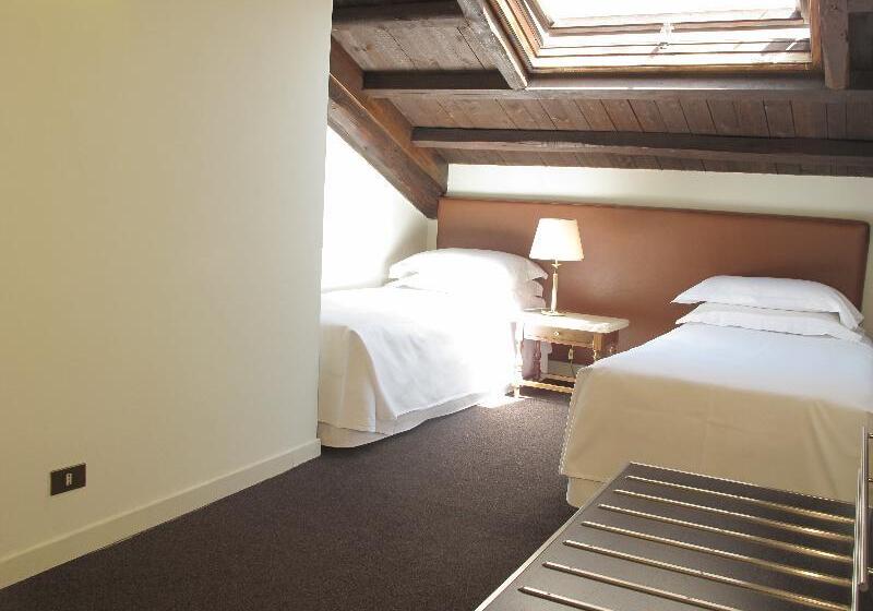 اتاق استاندارد چهار تخته, Albergo Santa Chiara