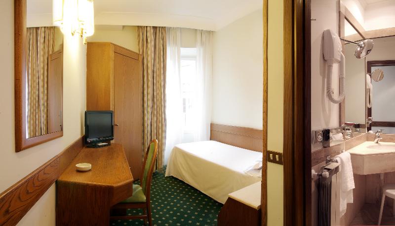 اتاق استاندارد یک نفره, Albergo Santa Chiara