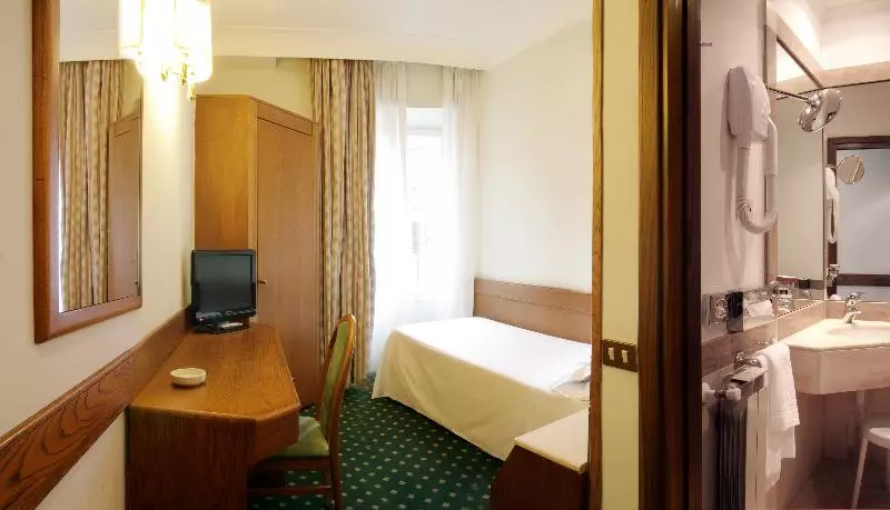 اتاق استاندارد یک نفره, Albergo Santa Chiara
