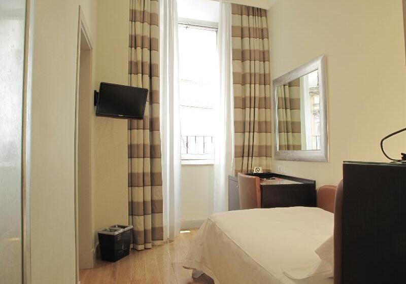 اتاق استاندارد یک نفره, Albergo Santa Chiara