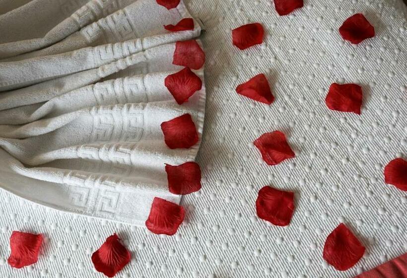 اتاق رمانتیک, Arangues