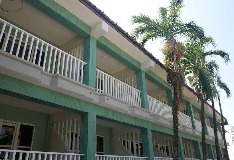 수피리어 트리플 룸, Banpu Koh Chang Resort