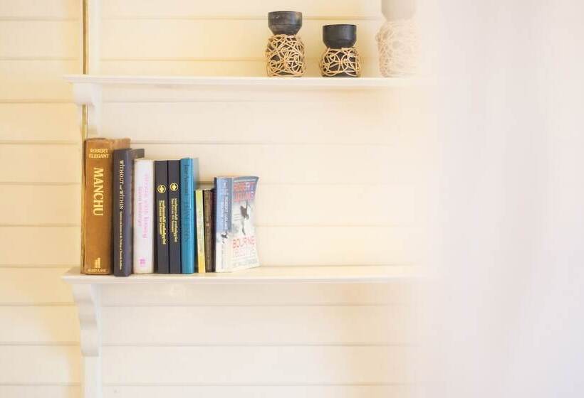 اتاق لوکس با تخت بزرگ, Buddy Lodge, Khaosan Road