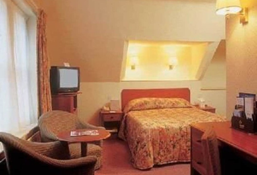 スタンダードルーム, Carrington House