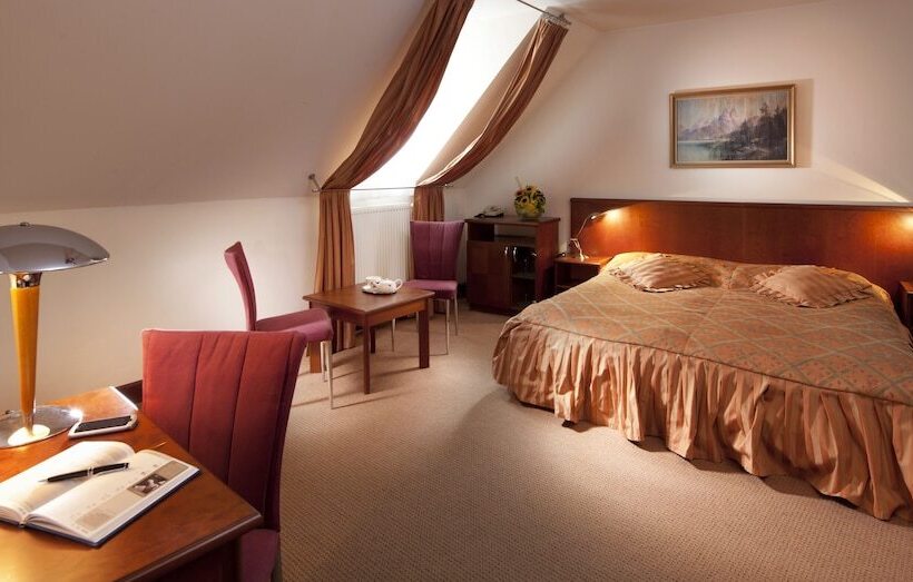 标准单人间, Concertino Zlata Husa