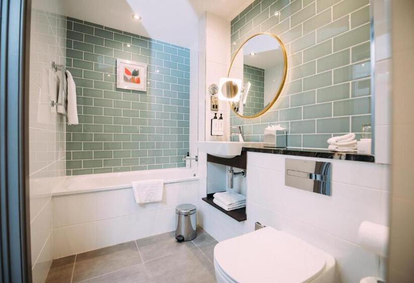 מיטת קינג בסוויטה, Crowne Plaza   Belfast, An Ihg