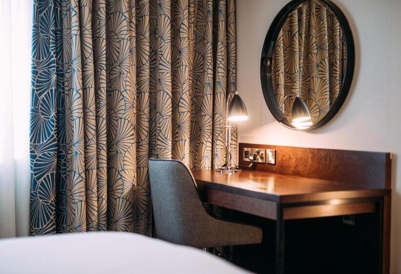 מיטת קינג בסוויטה, Crowne Plaza   Belfast, An Ihg