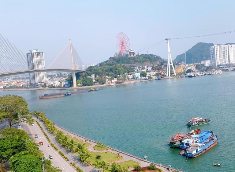 اتاق استاندارد با چشم‌انداز دریا, Halong Plaza