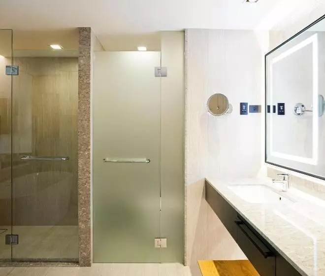 اتاق لوکس با تخت بزرگ, Hyatt Regency Hua Hin