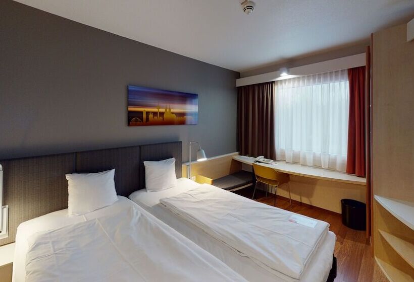 Номер Стандарт, Ibis Hotel Köln Airport