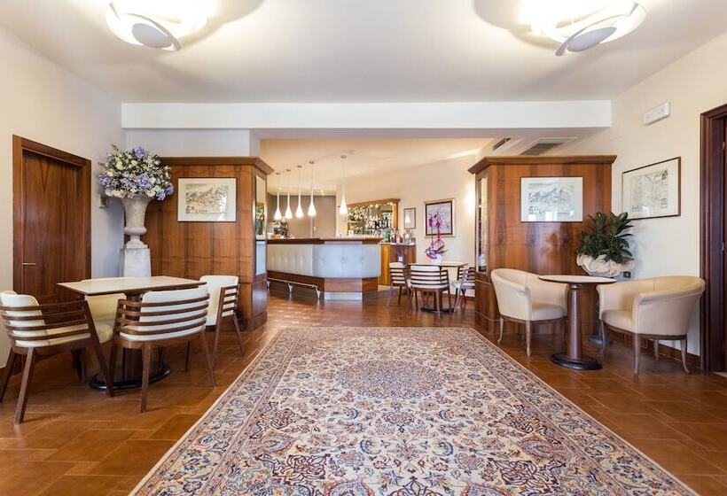 غرفة قياسية رباعية, La Terrazza Restaurant & Spa