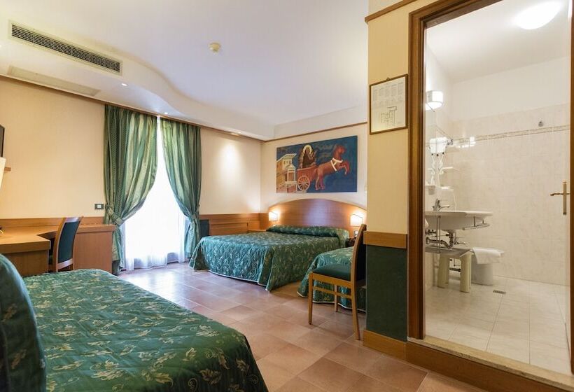 غرفة قياسية رباعية, La Terrazza Restaurant & Spa