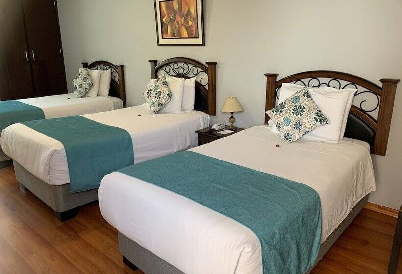 חדר סטנדרט לשלושה, Los Tambos Colonial