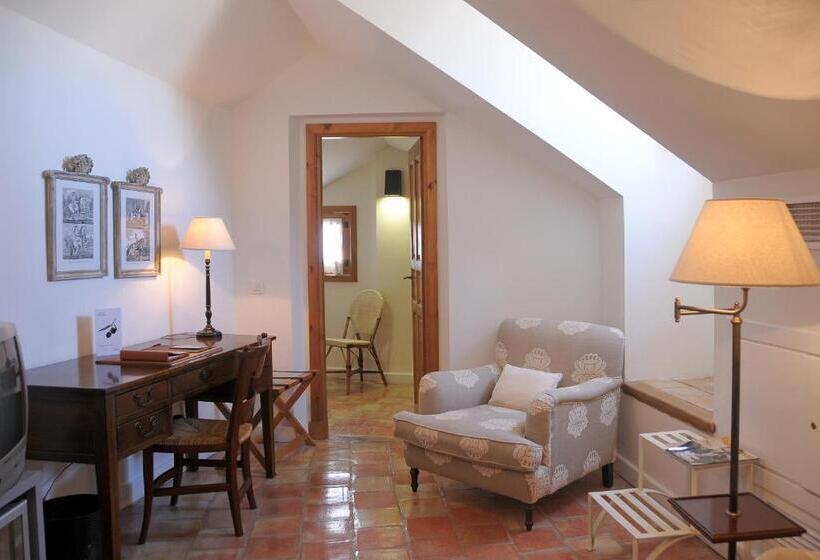 Полулюкс, Puerta De La Luna