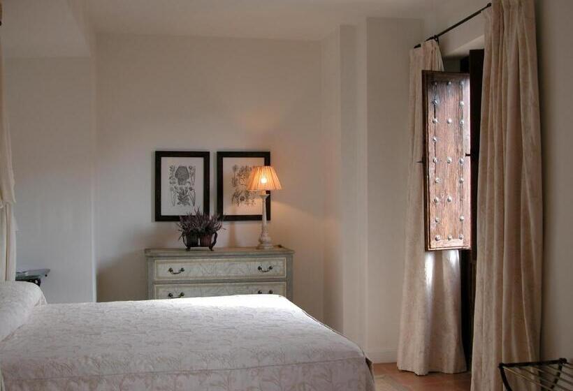 Полулюкс, Puerta De La Luna