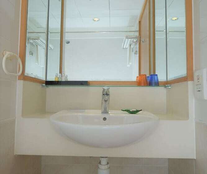 اتاق استاندارد با چشم‌انداز, Ramada Hong Kong Grand View