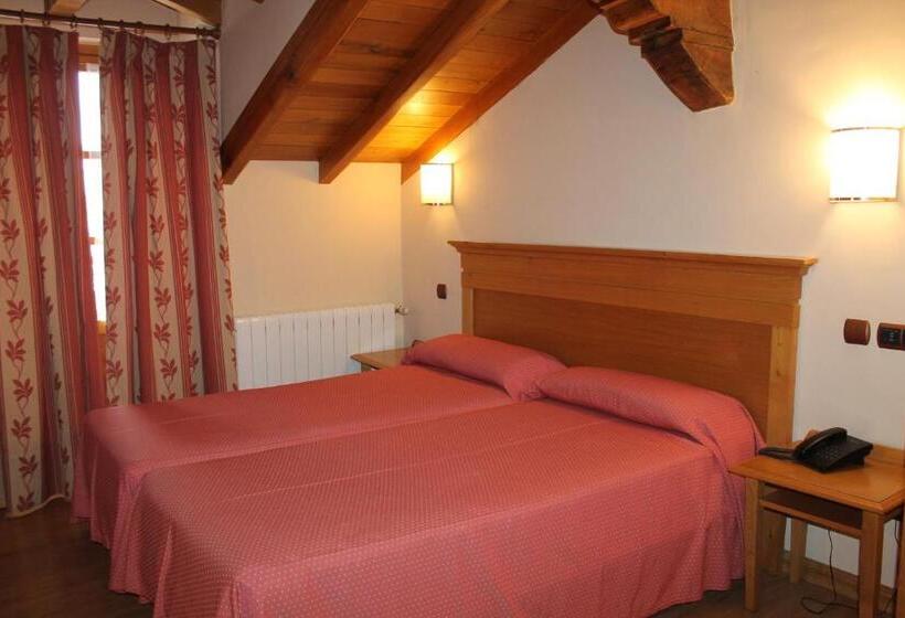 اتاق استاندارد یک نفره, San Roque