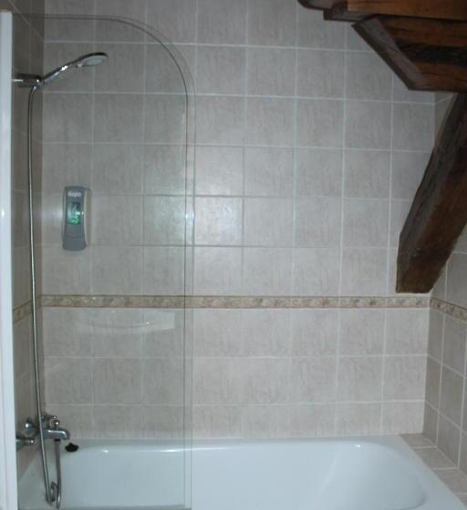 اتاق استاندارد سه نفره, San Roque