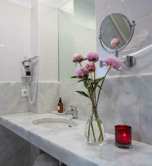 غرفة قياسية ثلاثية, Sao Jose