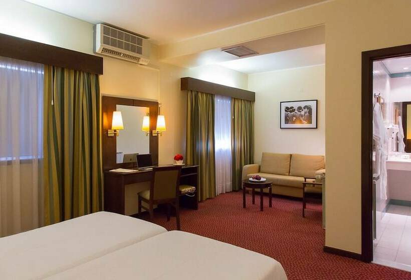 غرفة قياسية ثلاثية, Sao Jose