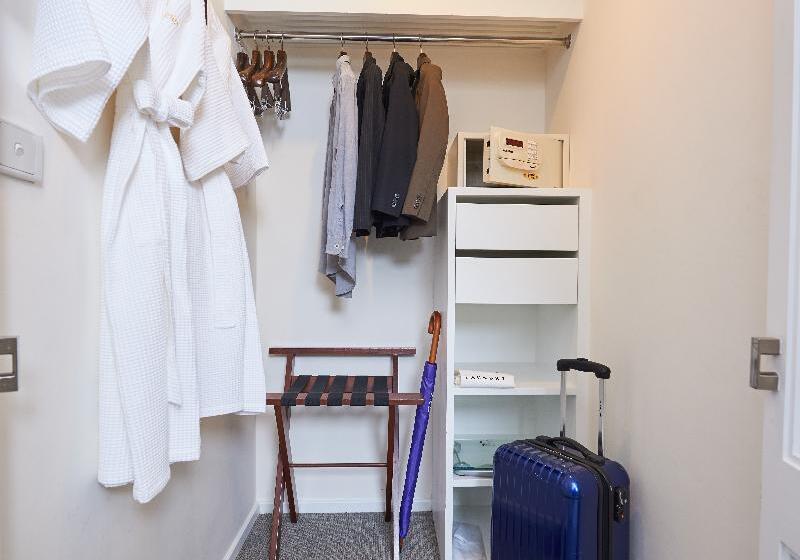 سوییت جونیور, Triple Two Silom Boutique