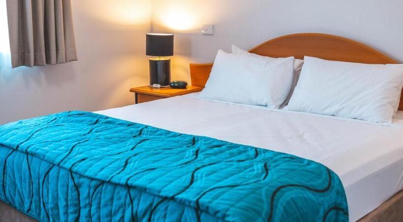 标准工作室, Heritage Cairns