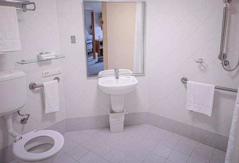 适合残疾人士使用的带超级大床的标准间, Heritage Cairns