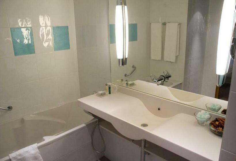 חדר אקזקיוטיב לשלושה, Novotel Mechelen Centrum