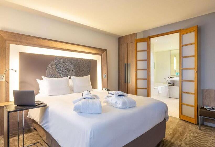 行政三人间, Novotel Mechelen Centrum