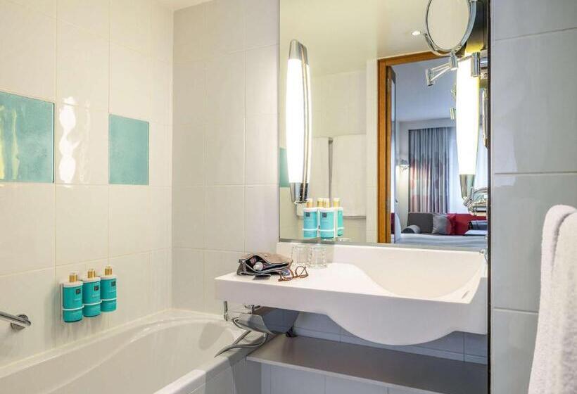 行政三人间, Novotel Mechelen Centrum