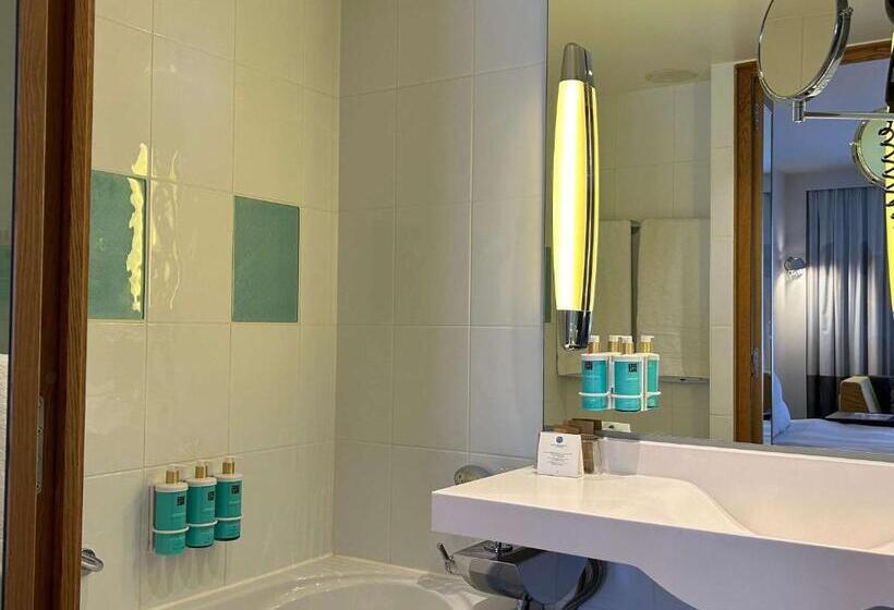 חדר אקזקיוטיב לשלושה, Novotel Mechelen Centrum