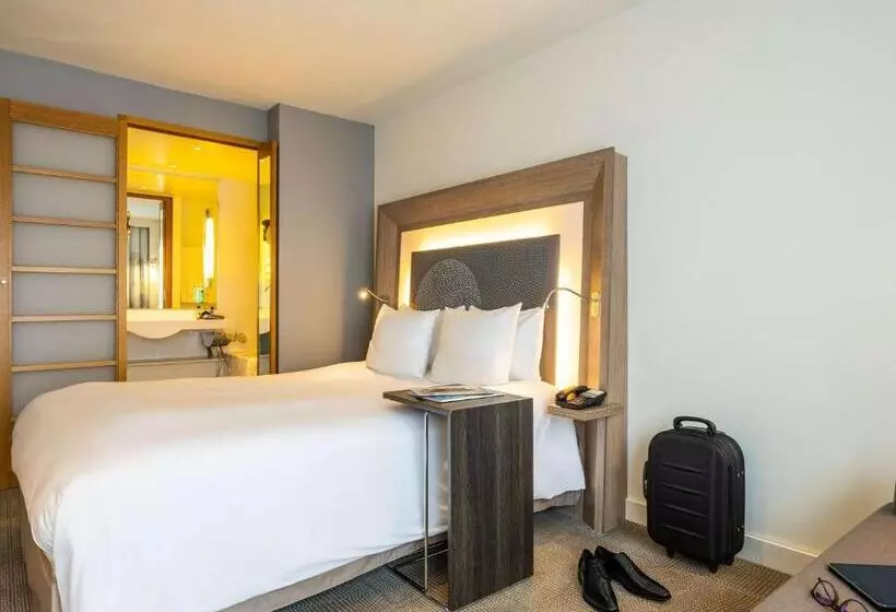 اتاق لوکس سه تخته, Novotel Mechelen Centrum