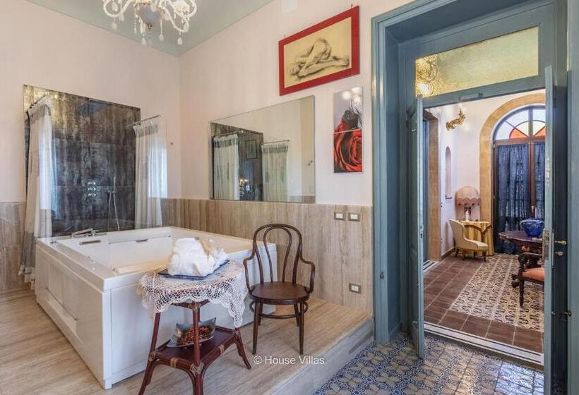 キングサイズベッドのスイートルーム, Villa Nicolaci   Liberty Suites