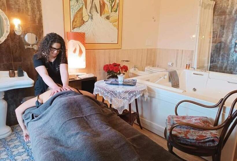 キングサイズベッドのスイートルーム, Villa Nicolaci   Liberty Suites