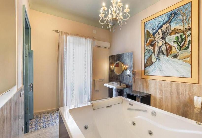 キングサイズベッドのスイートルーム, Villa Nicolaci   Liberty Suites