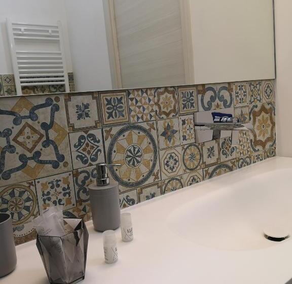 带大床的标准间, Il Peccato Originale