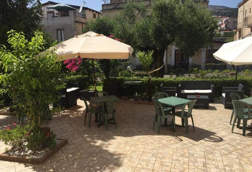 חדר סטנדרט לשלושה, Albergo Marla