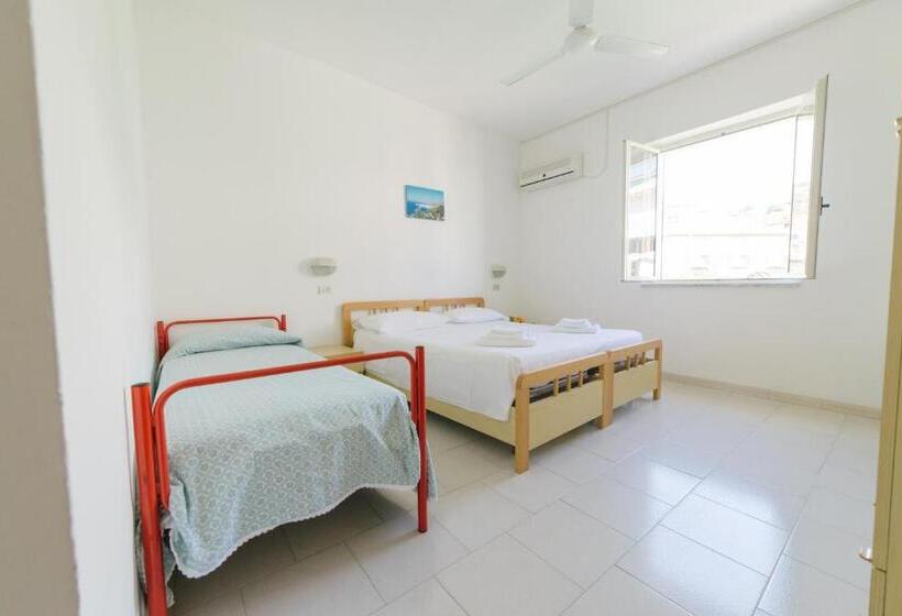 חדר סטנדרט לשלושה, Albergo Marla