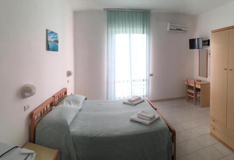 4인용 스탠다드 룸, Albergo Marla