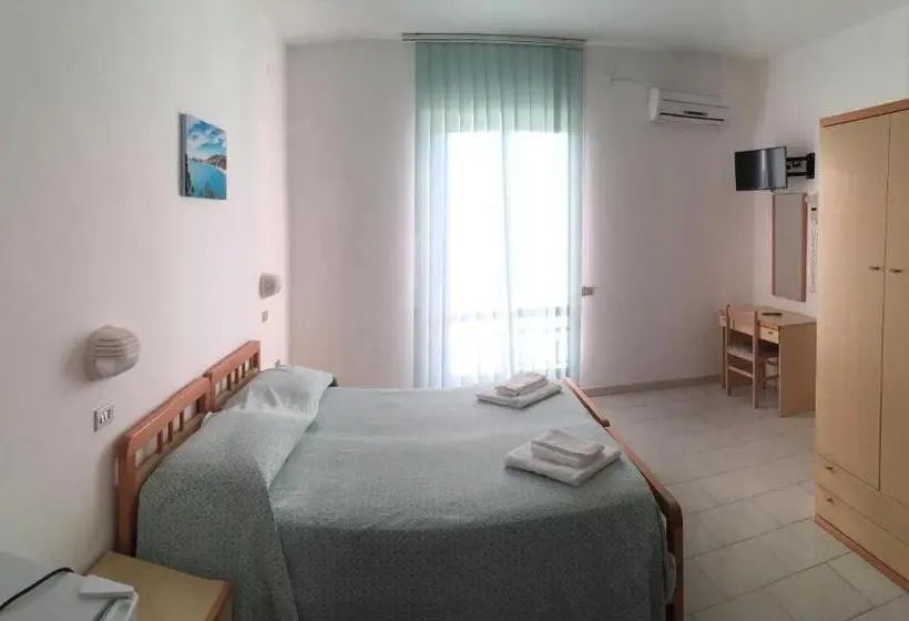 اتاق استاندارد چهار تخته, Albergo Marla