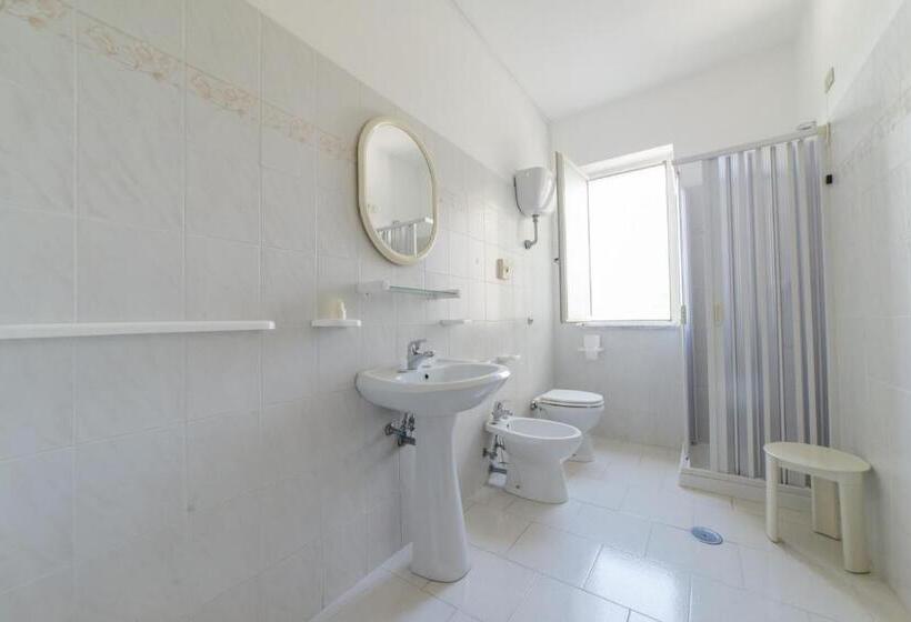 اتاق استاندارد چهار تخته, Albergo Marla