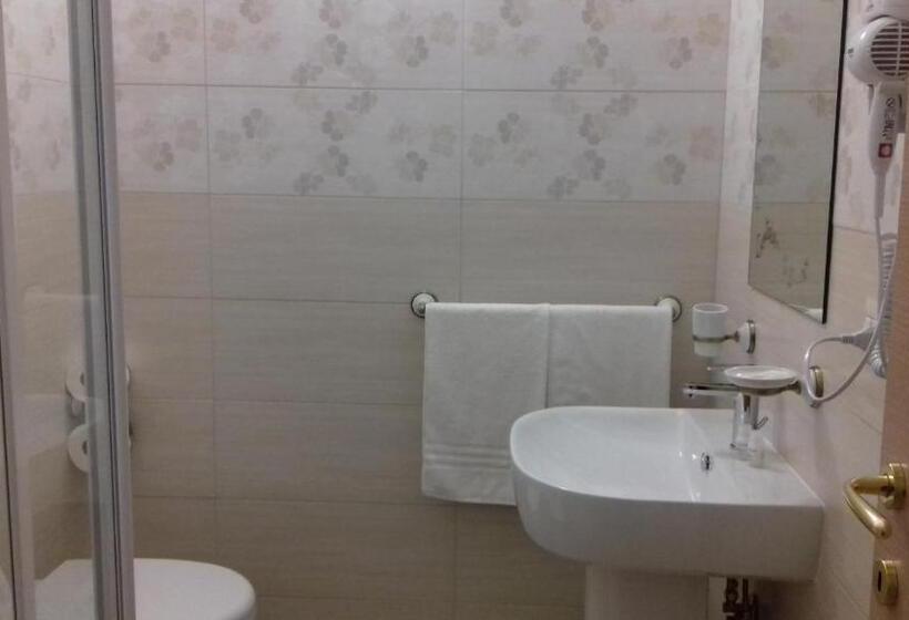 חדר סטנדרט לשלושה, A Casa Di Nené