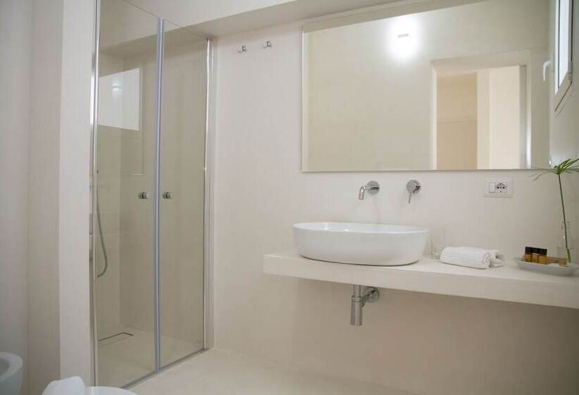 חדר סטנדרט לשלושה עם טרסה, Dimora Ausentum